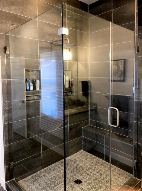 Frameless shower, clean-looking design